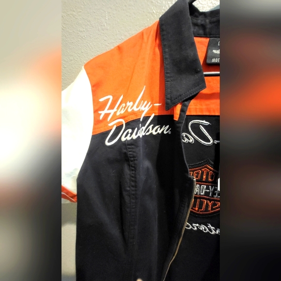 Woman's Harley Davidson zip up shirt - Picture 4 of 8